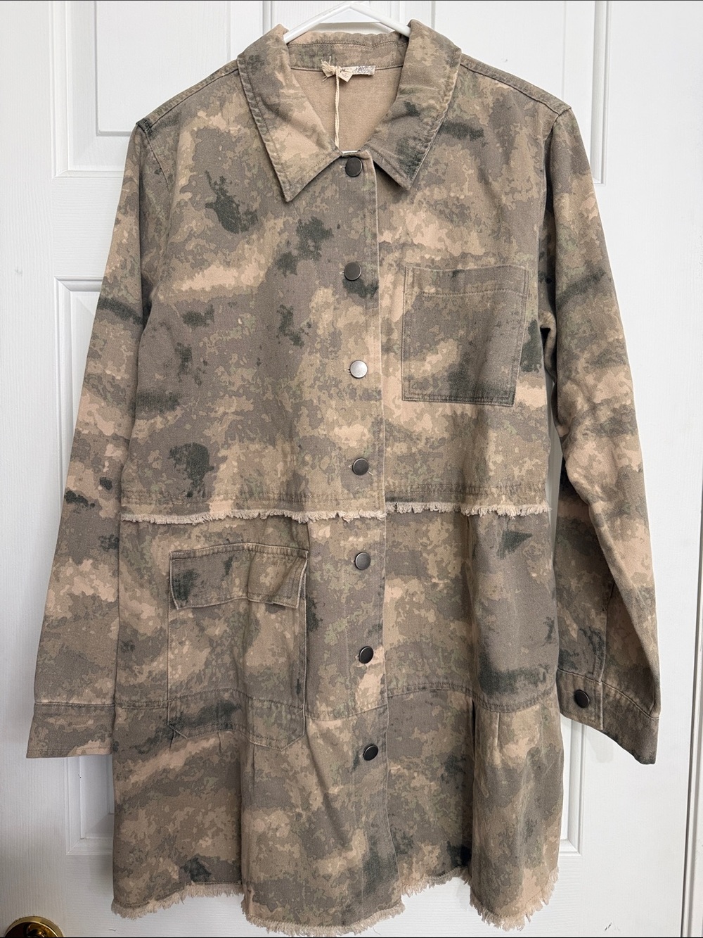 BNWT MYSTREE abstract button long short shacket